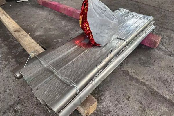 怎样选择锅炉防磨瓦